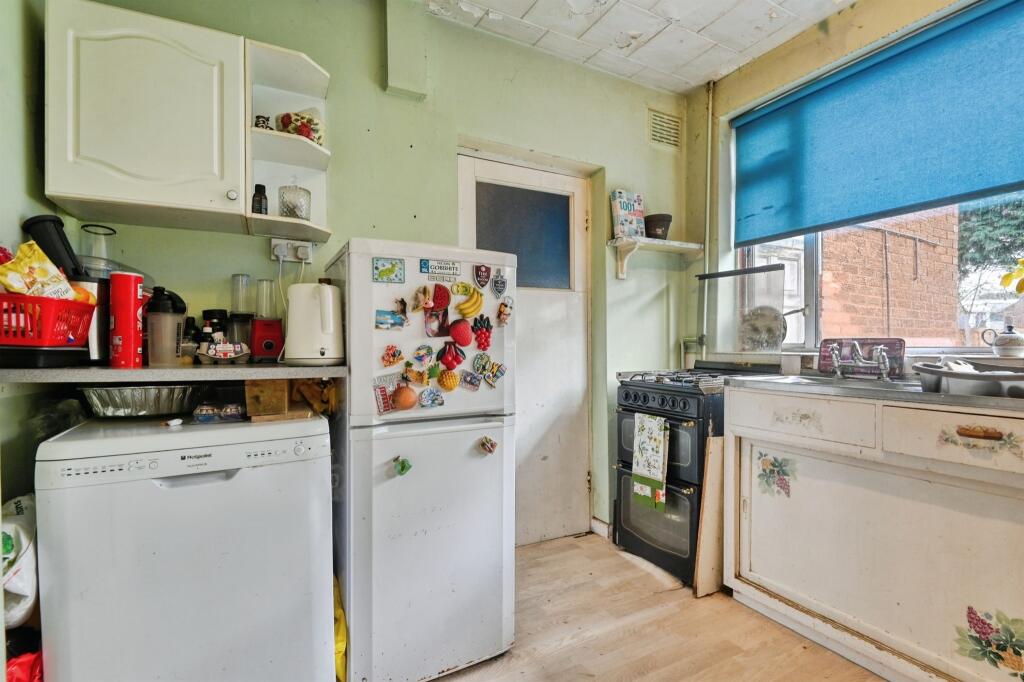 House in Birmingham, West Midlands - More