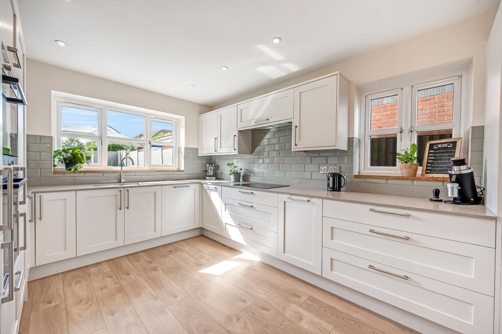 Kingston Close BL8 | 4-Bed Detached with Study, Modern Kitchen, Double Garage & Southwest-Facing Garden photo 3