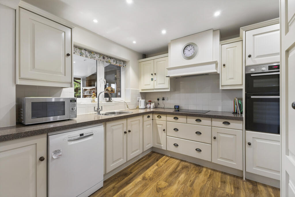 Millstones, Chilton Way, Hungerford, West Berkshire - View 2