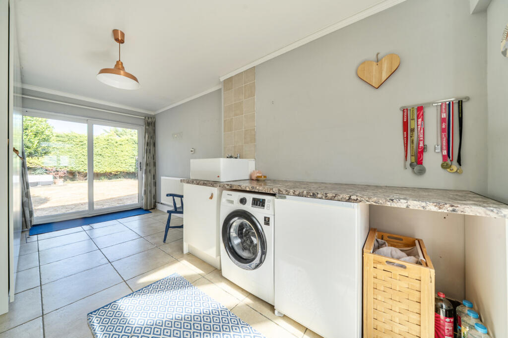 House in West Oxfordshire, Carterton - View 5