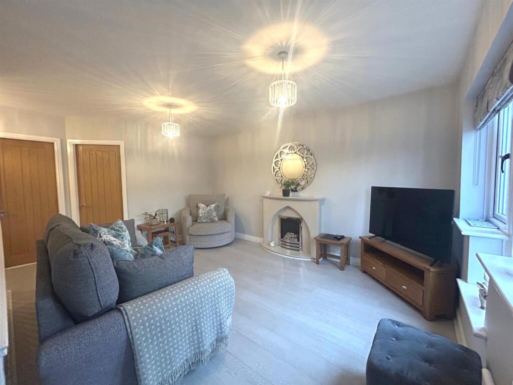 Wakefield Road, Sowerby Bridge - View 4