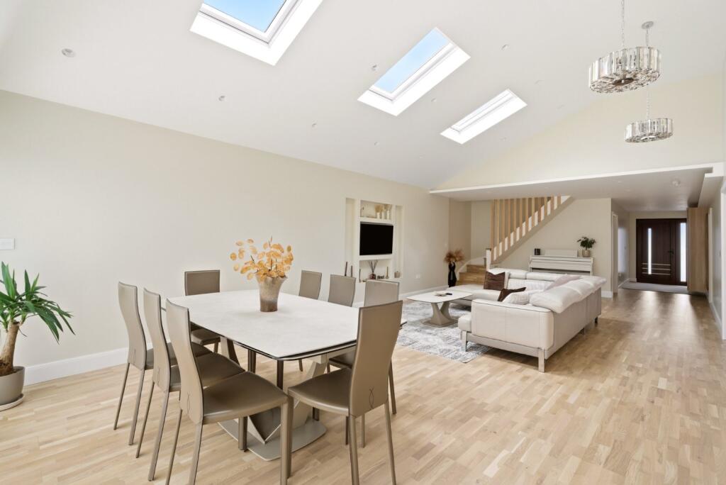 Main image of property: Mayflower Road, Park Street, St. Albans, Hertfordshire, AL2