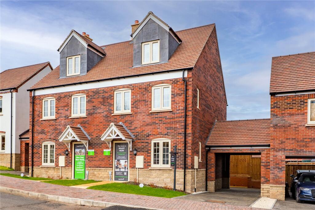 Main image of property: Allsebrooke Way, Ravenshead, Nottingham, Nottinghamshire, NG15