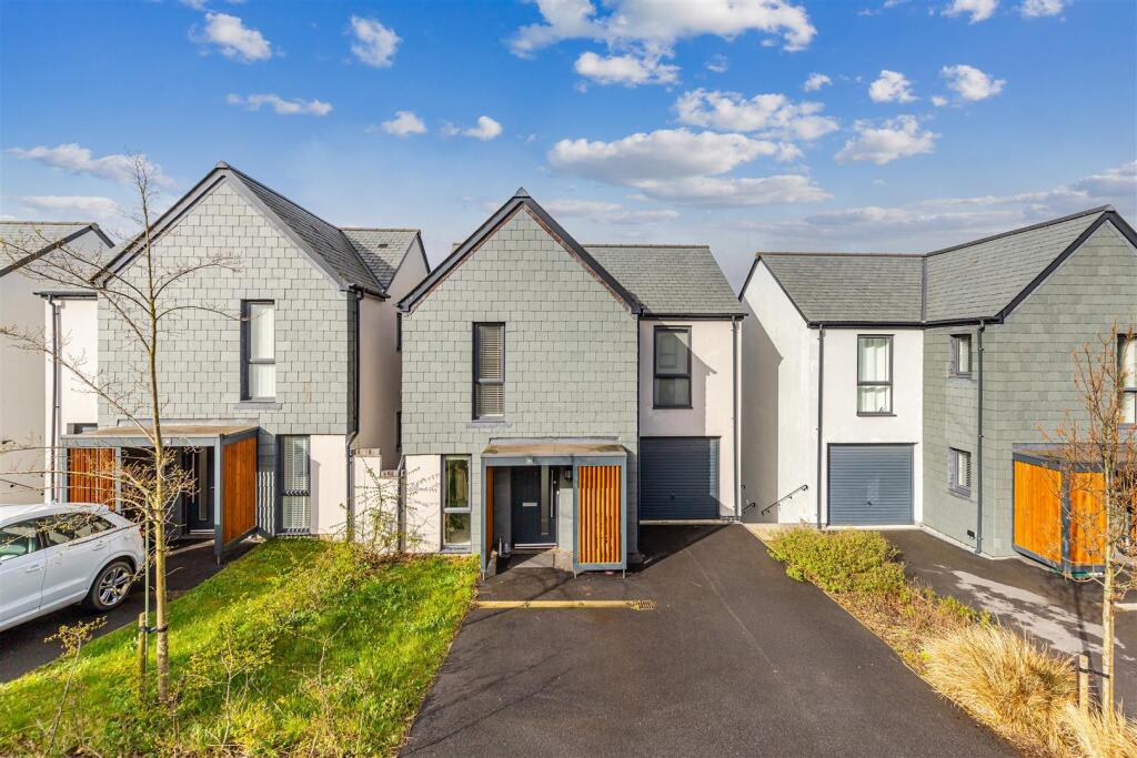 Main image of property: Applegate Way, Kingsbridge