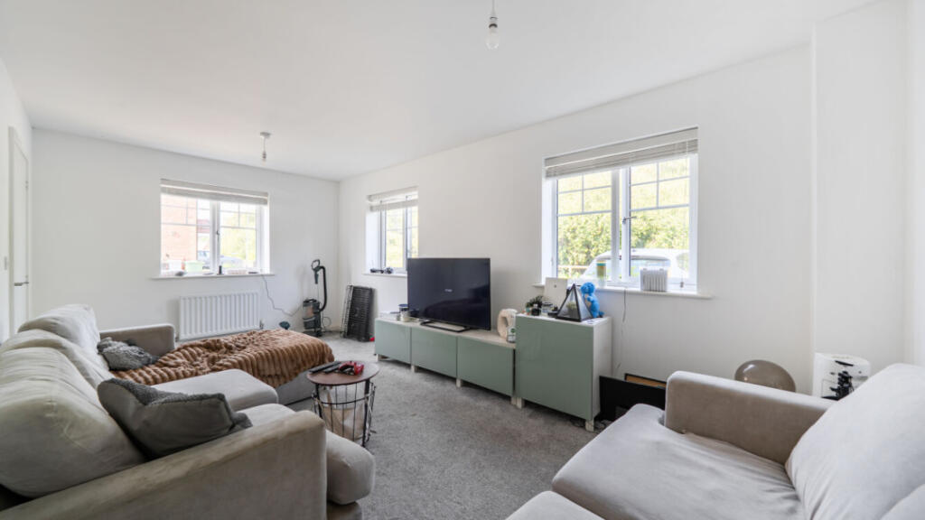 Linnet Close, Manchester, M31 4RZ photo 2