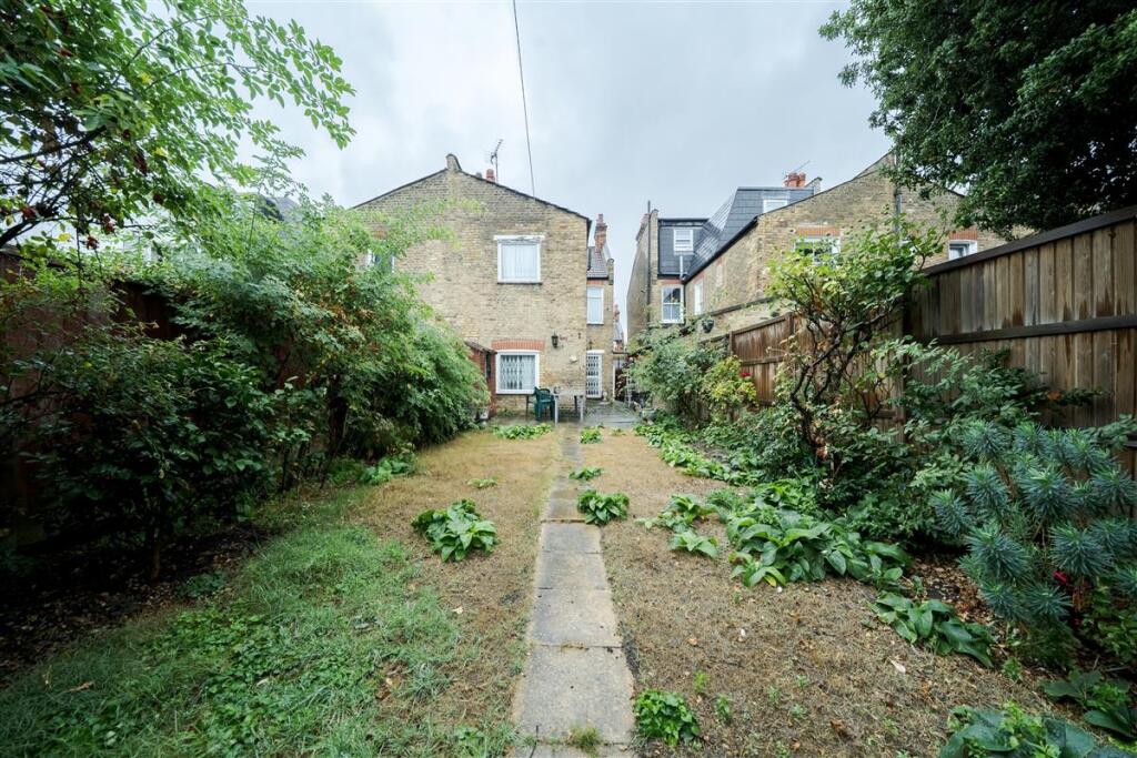 House in London - View 3