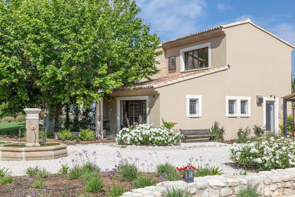 Main image of property: Provence-Alps-Cote d`Azur, Bouches-du-Rhône, St-Rémy-de-Provence