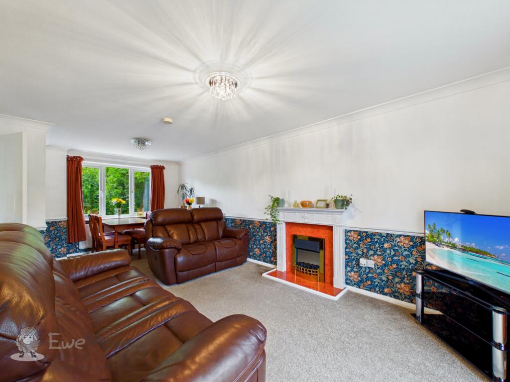 House in East Staffordshire, Stretton - View 3