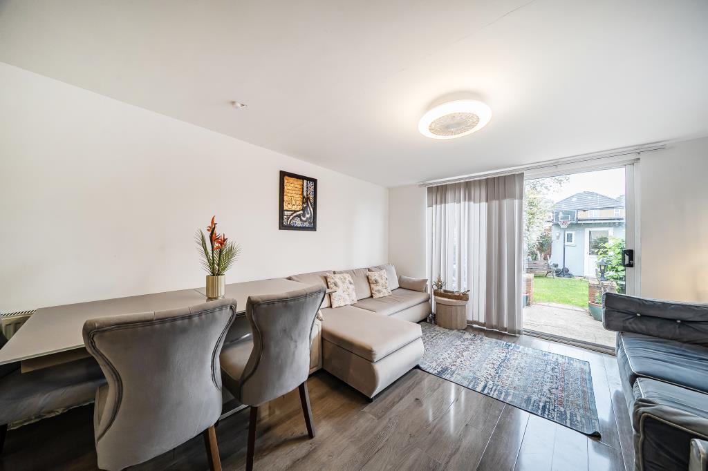 House in London - View 3