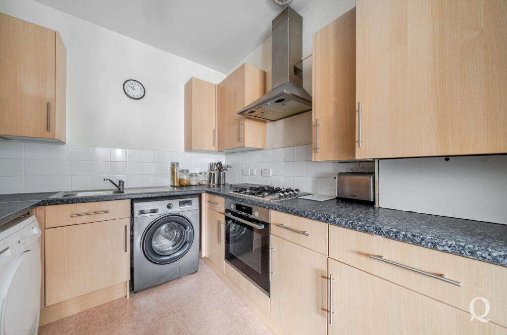 Apartment in Swale, Grove Park, Milton Regis - View 3