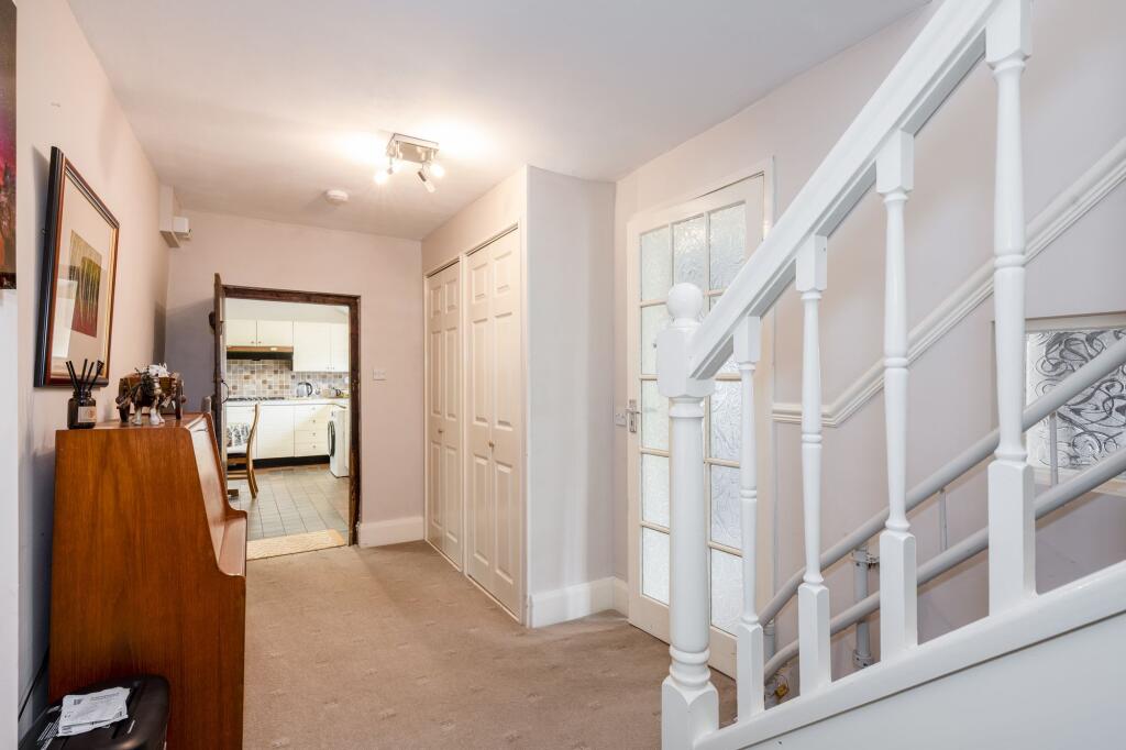 Holborn Hill, Ormskirk, L39 – další