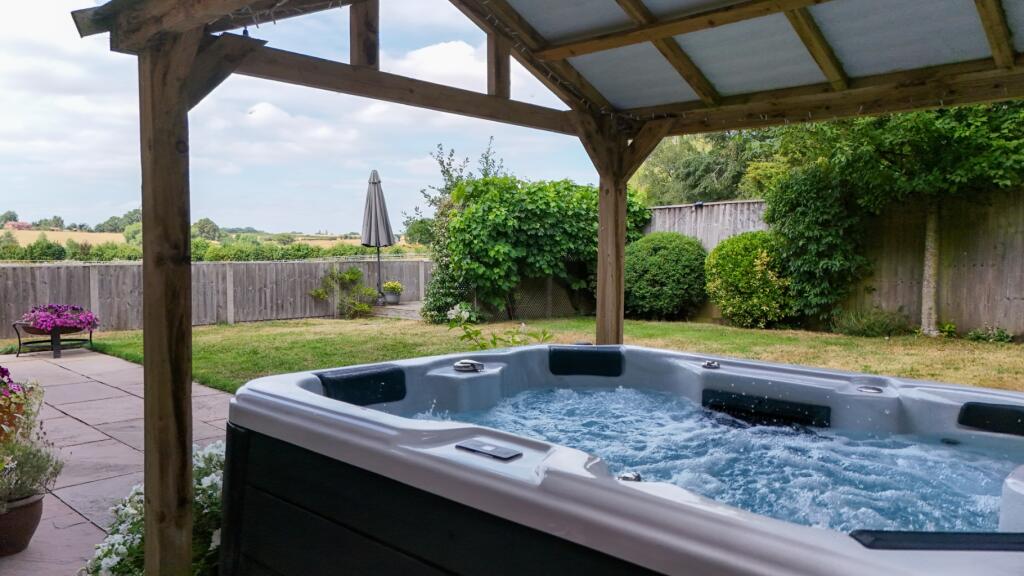 House in Telford, Waters Upton - View 4