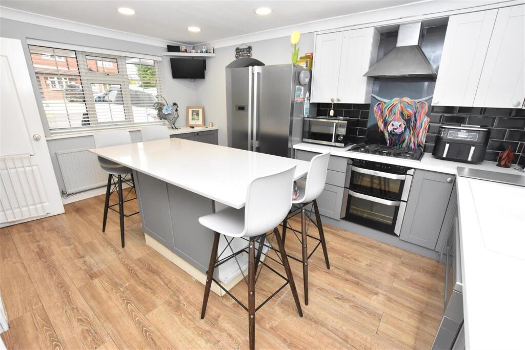 House in Tamworth, Stonydelph - More