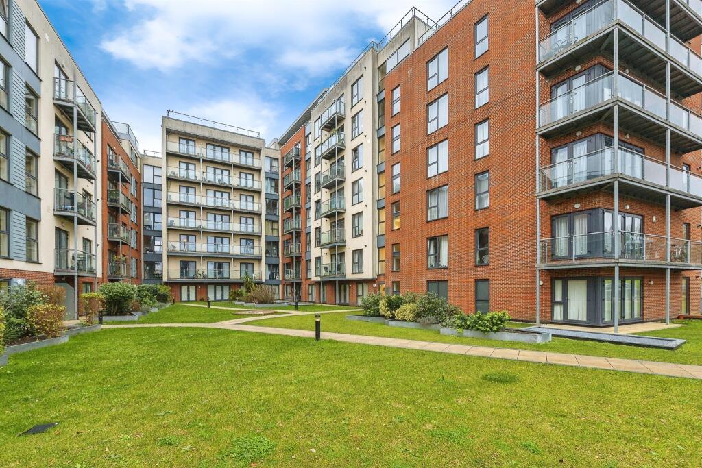 Main image of property: Midland Road, Hemel Hempstead