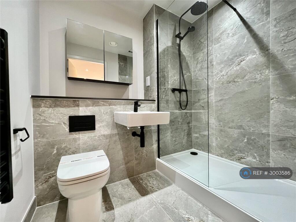 Apartment in Manchester - More
