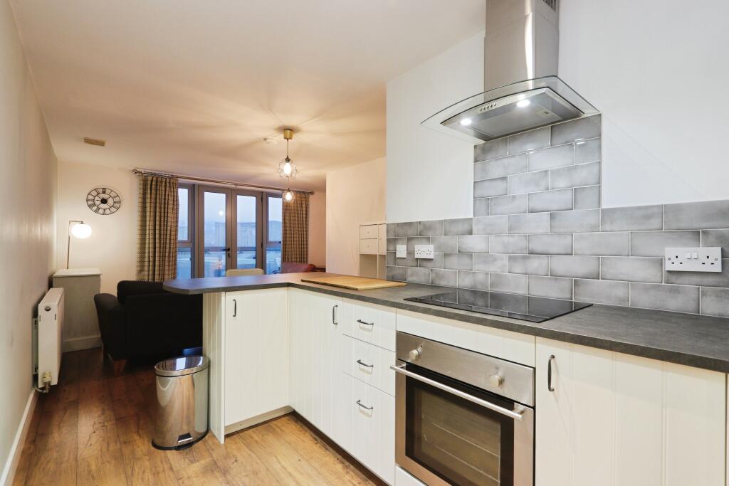 69 Furnace Hill, Sheffield, S3 photo 2