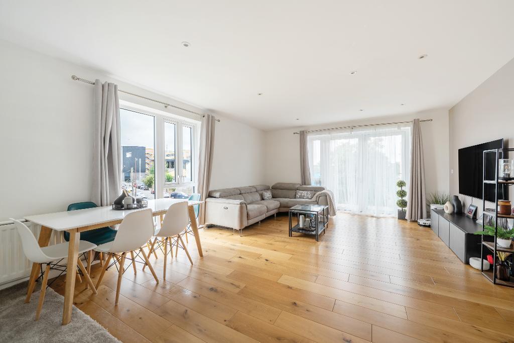 Apartment in Barking - View 2