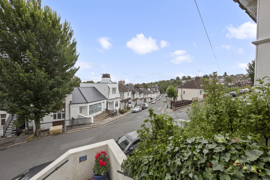 House in Brighton, Withdean - View 4