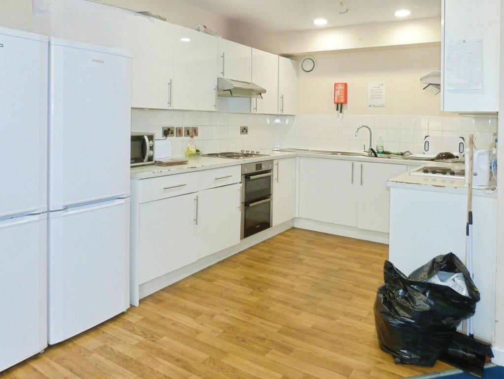 House in Gloucester - View 4