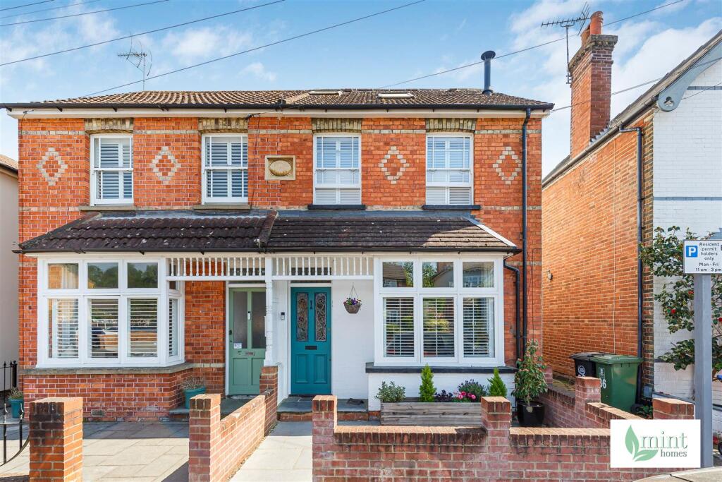 House in Kingston upon Thames