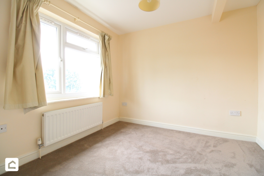 Apartment in Redhill, South Earlswood - View 5