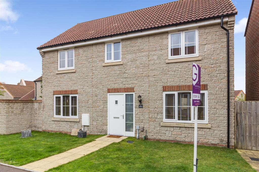 4-bed detached on Daisy Close, Keynsham, Bristol, £525,000
