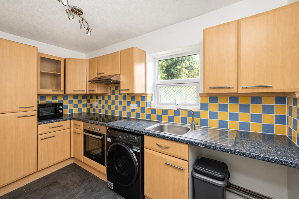 Apartment in Hemel Hempstead - View 4