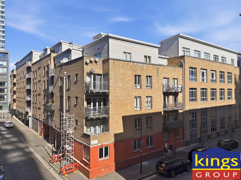 Main image of property: Britannia Walk, London