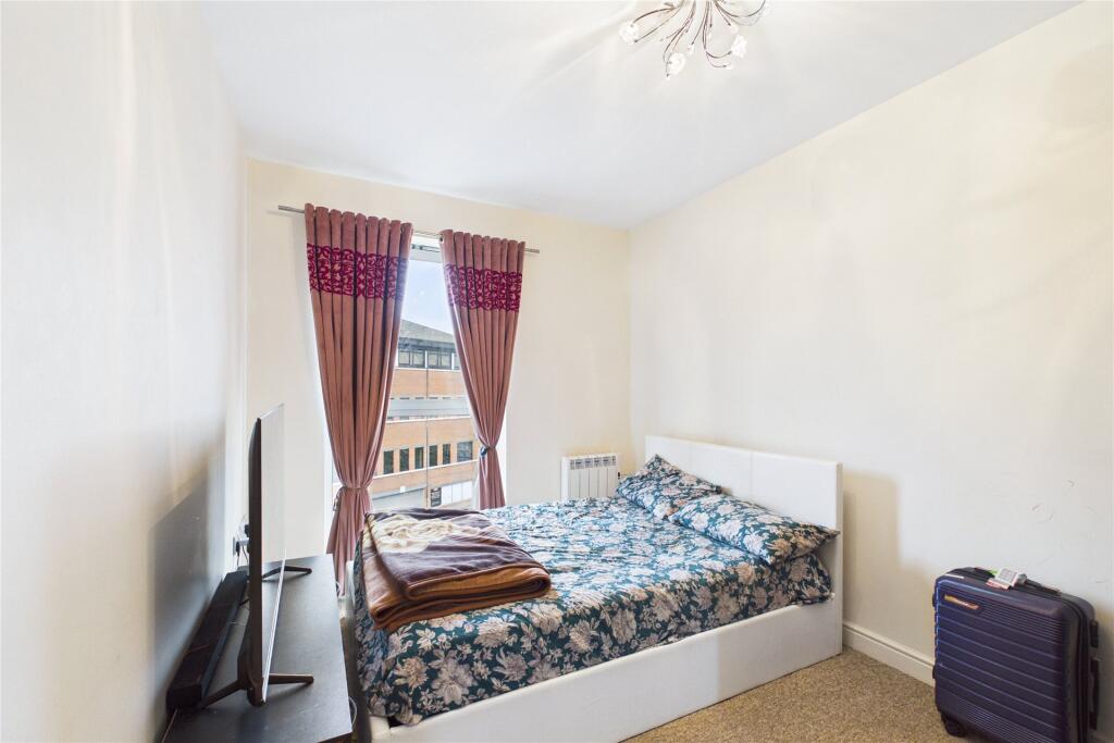 Kelvin Gate, Bracknell, Berkshire, RG12 - View 6