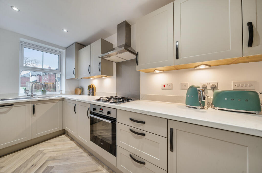 Pear Avenue, Adel, Leeds, LS16 photo 2
