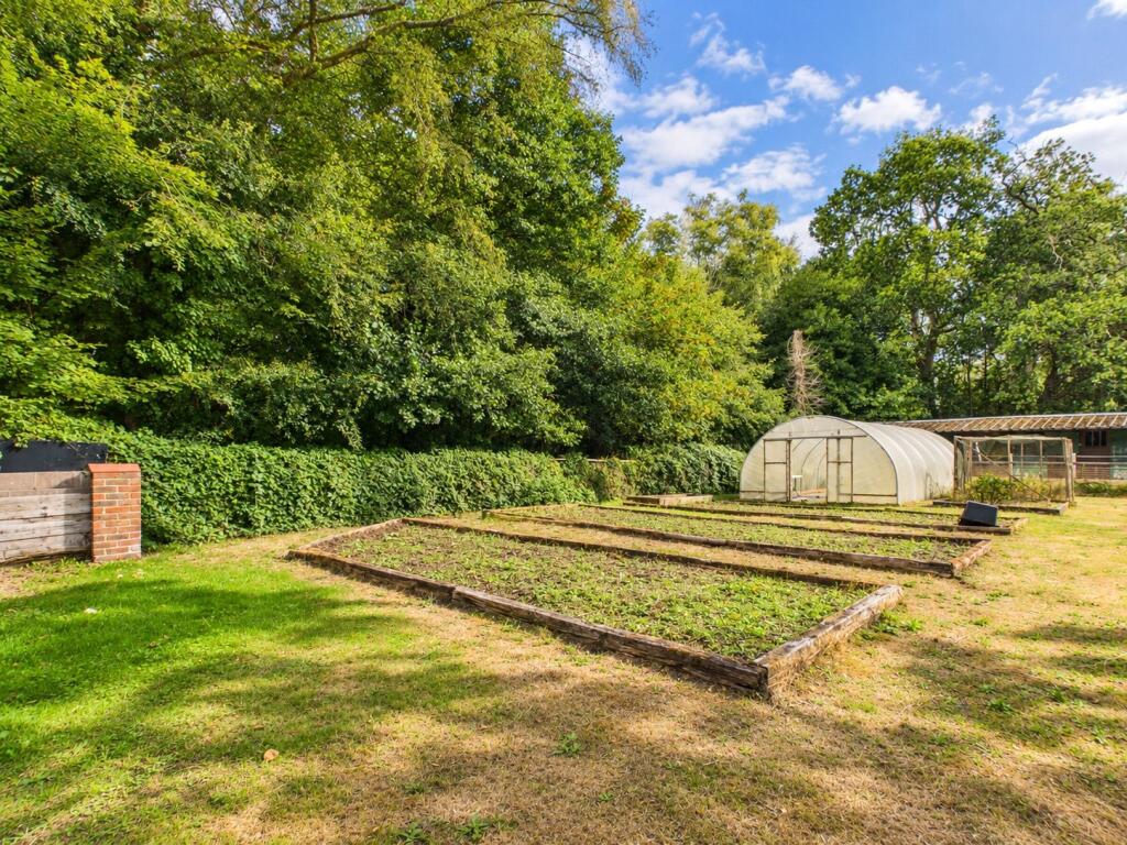 Matchams Lane, Christchurch, Dorset, BH23 photo 4
