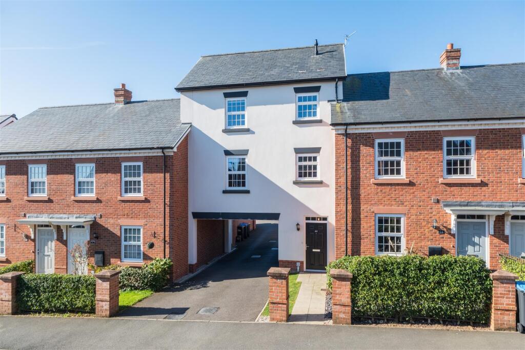 2-bed house on Hazelhurst Way, Tarporley, £218,500
