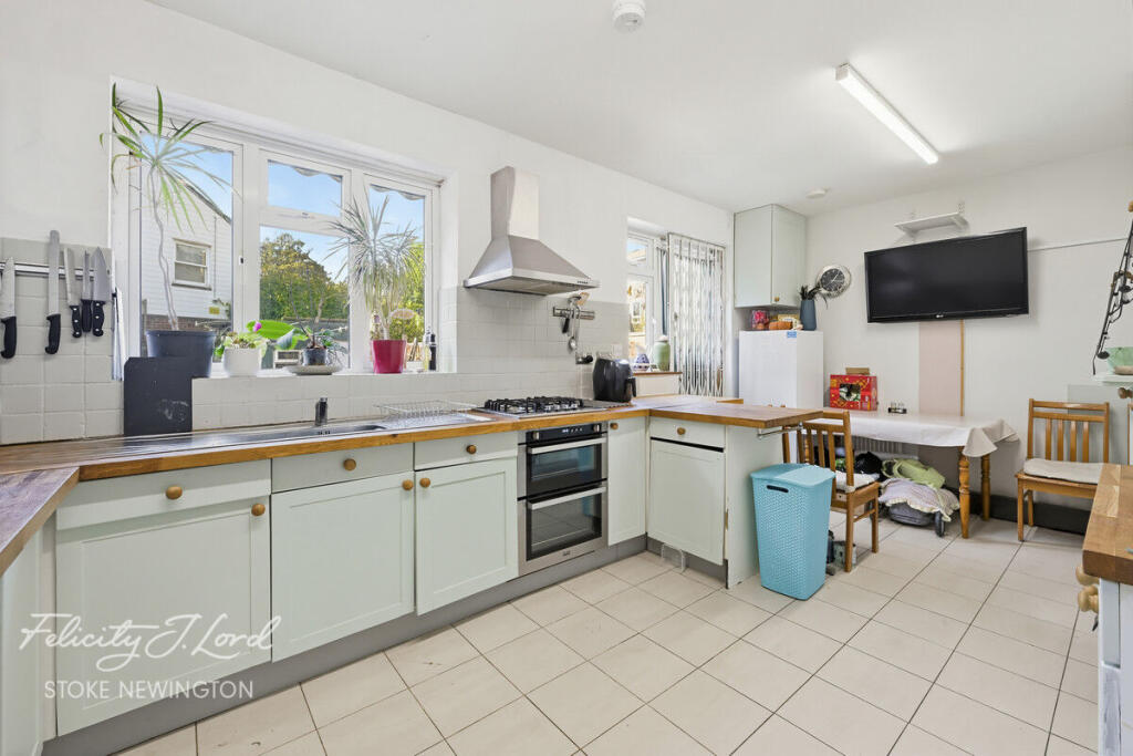 Main image of property: Londesborough Road, London N16