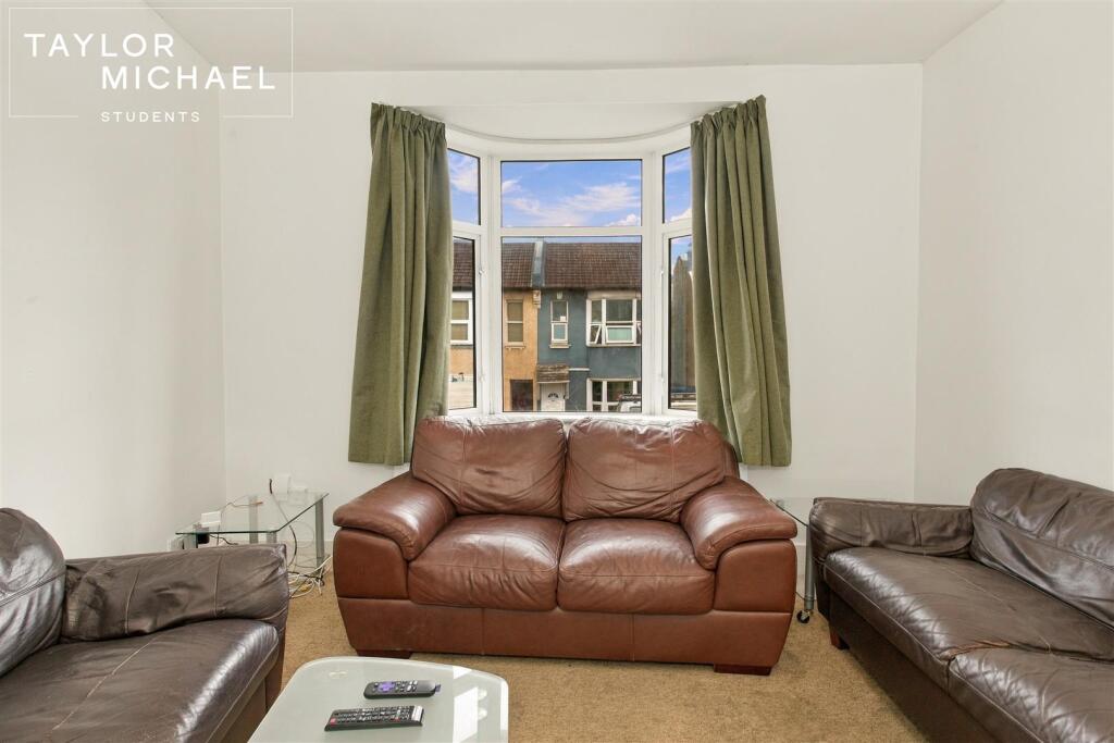 6 bedroom terraced house for rent