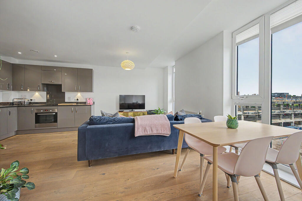 Apartment in London - More
