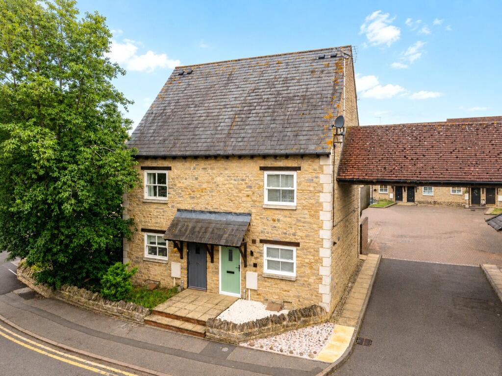 Main image of property: London Road, Wollaston, Northamptonshire, NN29