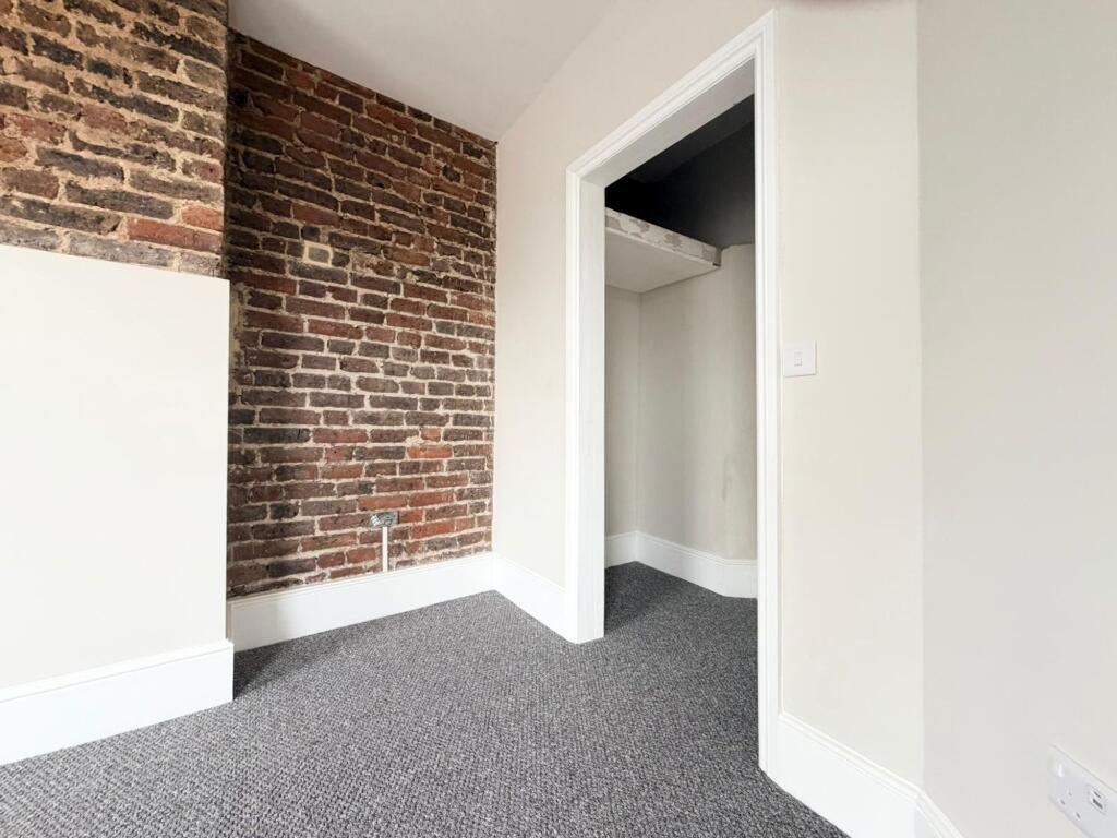 Main image of property: 28 St Andrews Square, Hastings, TN34