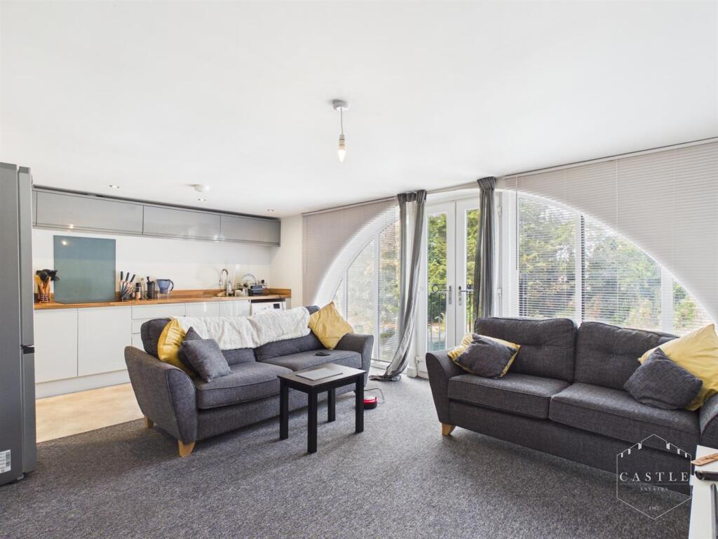Apartment in Leicester - More