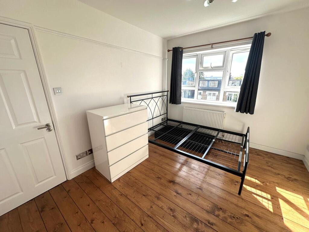 Apartment in London - More