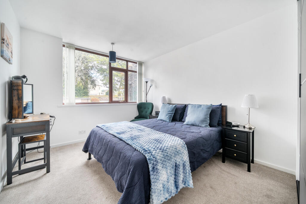 Apartment in Torquay, Torbay - View 5