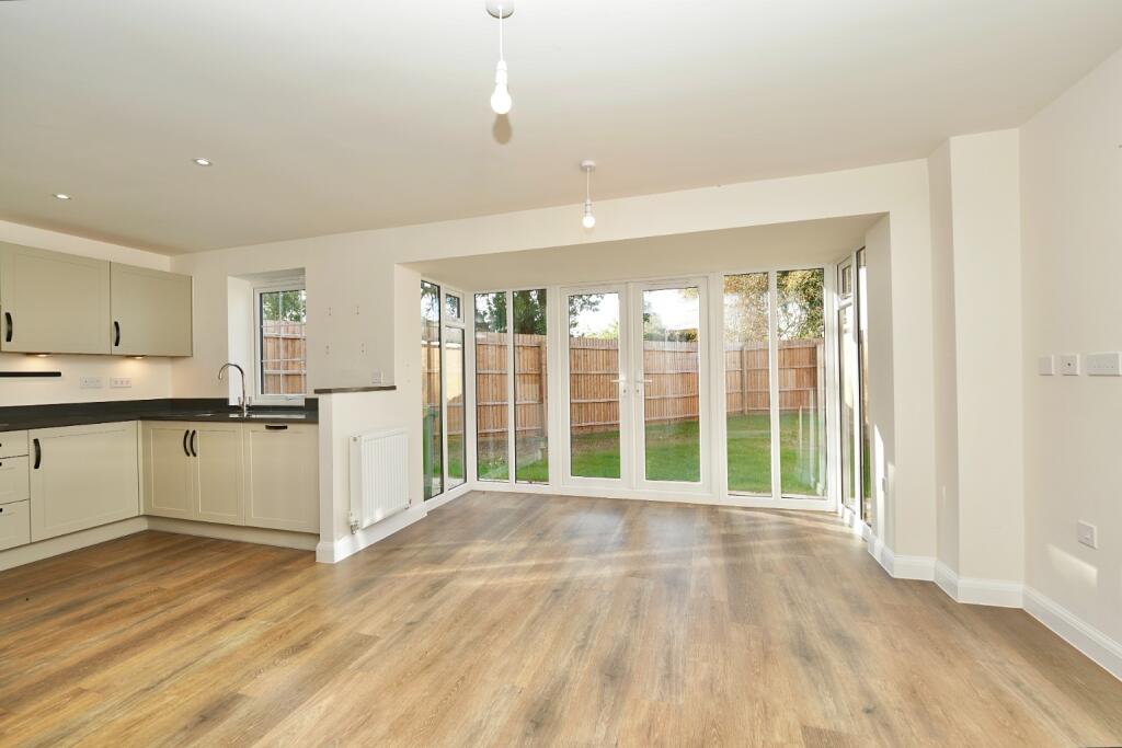 Turnpike Close, Needingworth, St. Ives, Cambridgeshire, PE27 photo 4