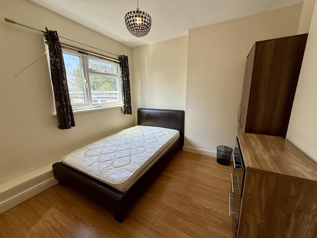Apartment in Cardiff - View 5