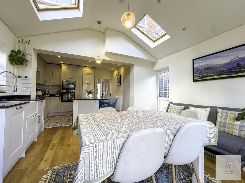House in Watford - View 5