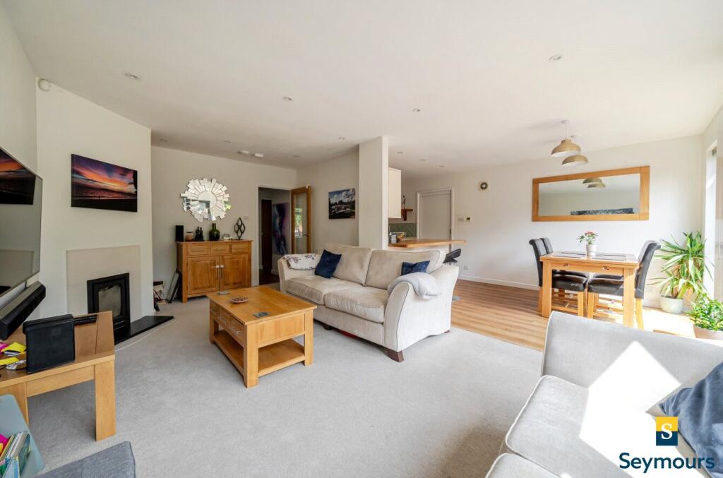 House in Guildford, Boxgrove - More