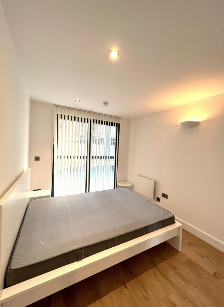Pollard Street, Block, M4 photo 4