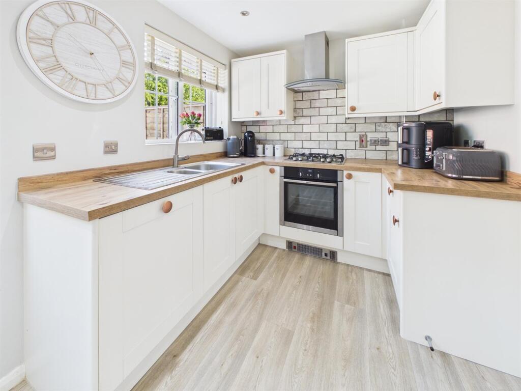 House in Gloucester, Quedgeley - View 2