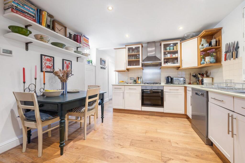 Apartment in London - View 5