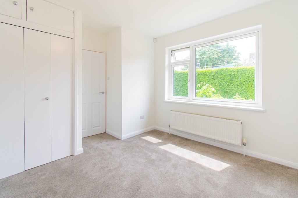 Hampton Road, Newbury, Berkshire, RG14 photo 4