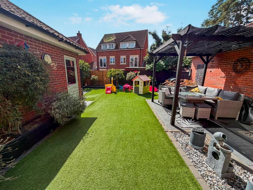 House in Ipswich - View 2