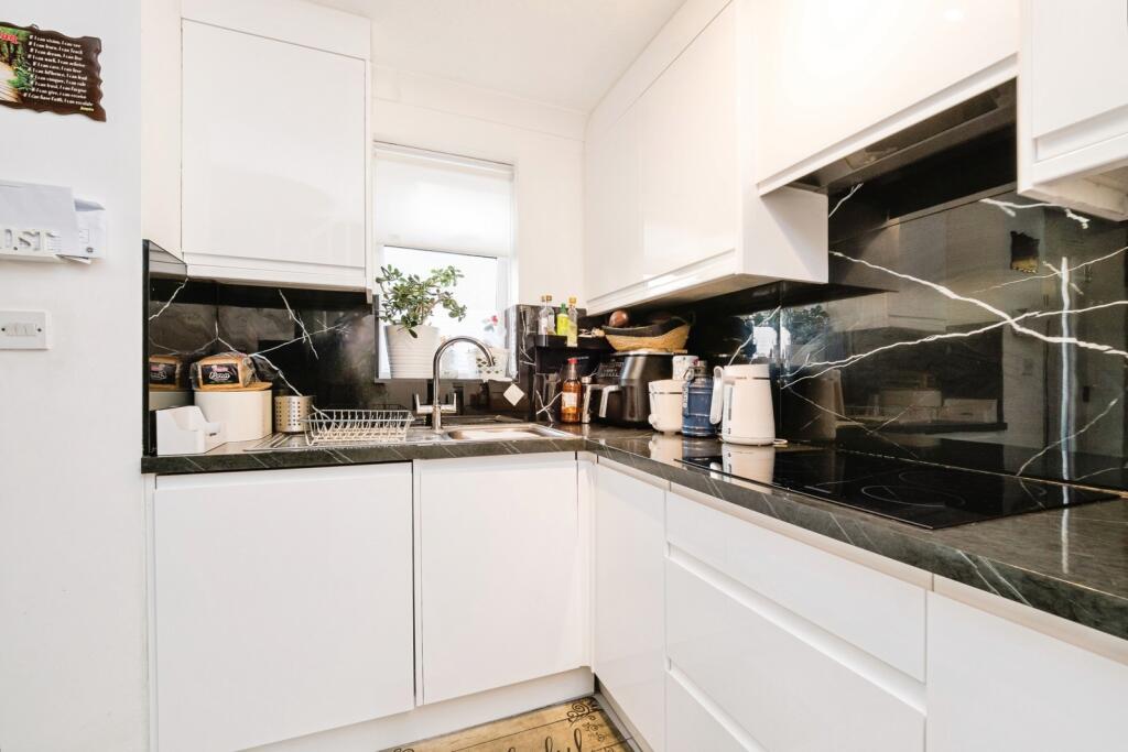 House in Romford - View 4